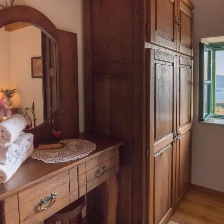 Stolovi By Interhome * Slivno Ravno