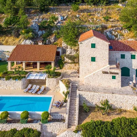 Stolovi By Interhome *