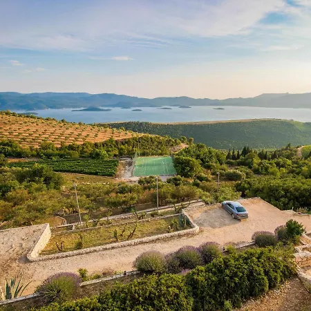 Stolovi By Interhome *