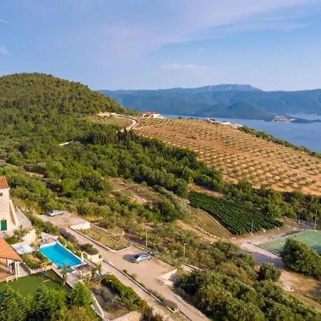 Stolovi By Interhome Villa