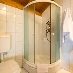 Stolovi By Interhome Slivno Ravno