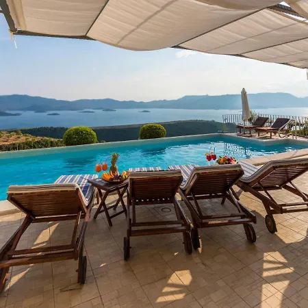 Stolovi By Interhome