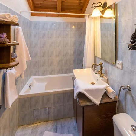 Stolovi By Interhome Slivno Ravno